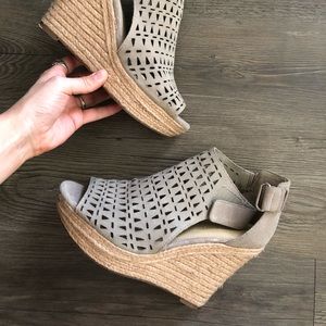 Marc Fisher Wedges